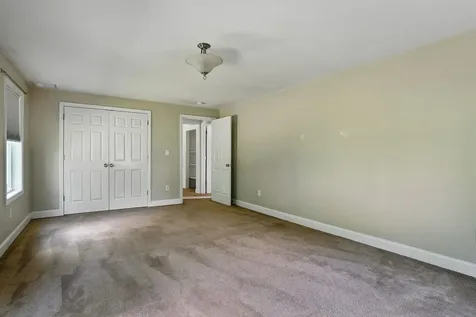 12 Stanwood Road Salem NH 03079