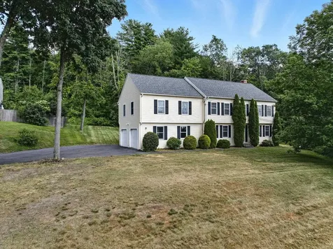 12 Stanwood Road Salem NH 03079