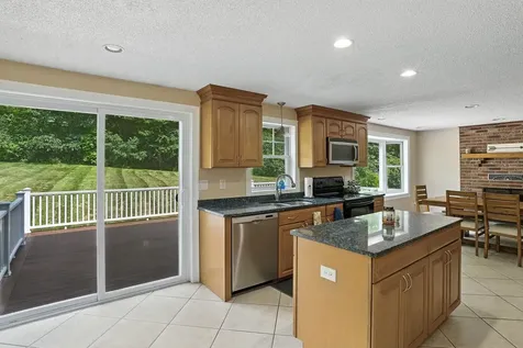 12 Stanwood Road Salem NH 03079