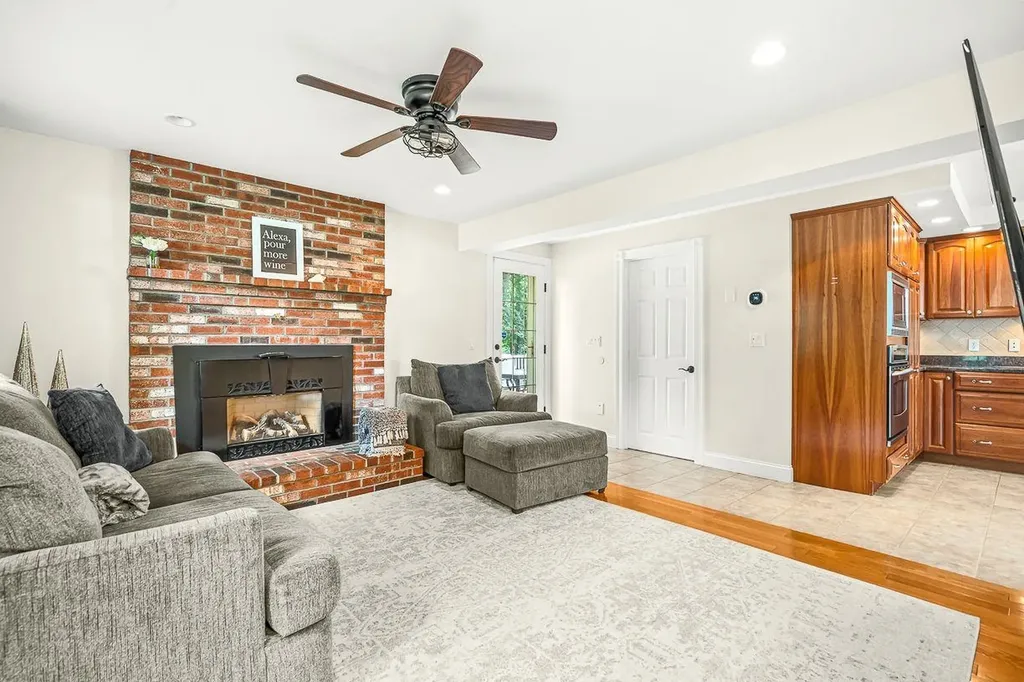 4 Joseph Street Derry NH 03038