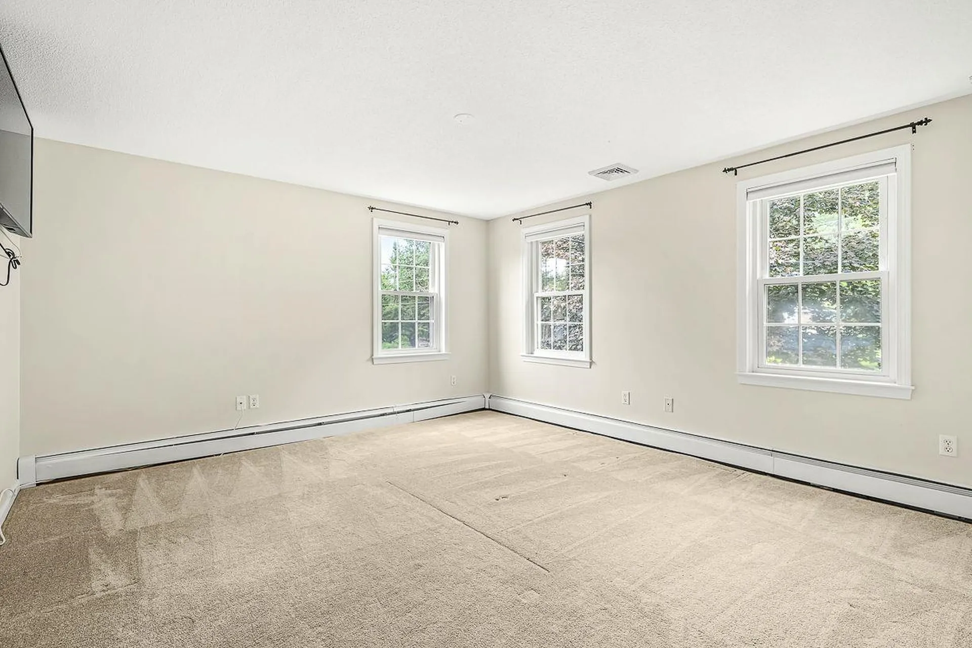 4 Joseph Street Derry NH 03038