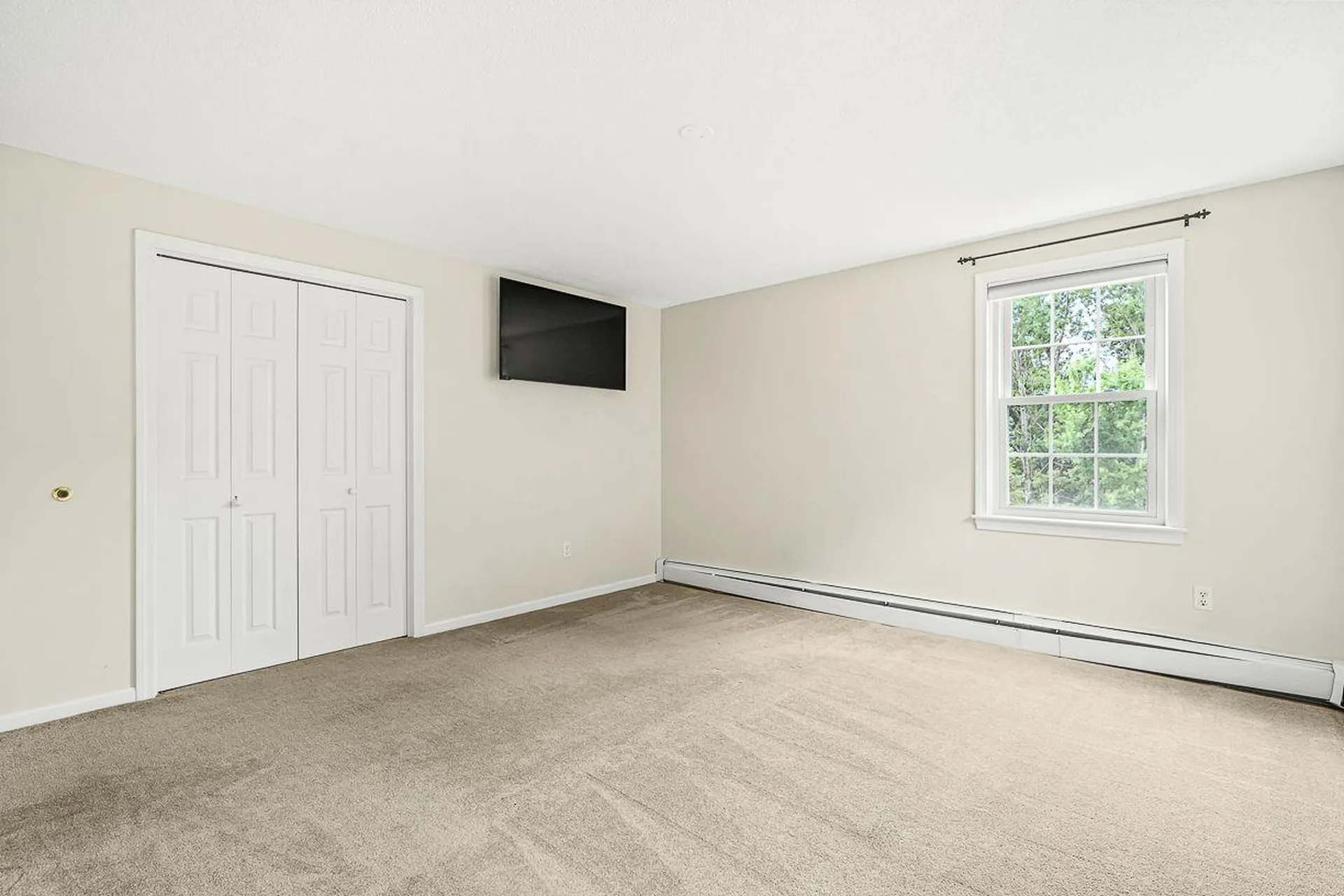 4 Joseph Street Derry NH 03038