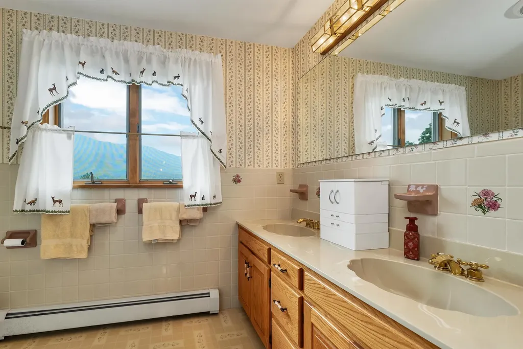 316 Sugar Hill Road Easton NH 03580
