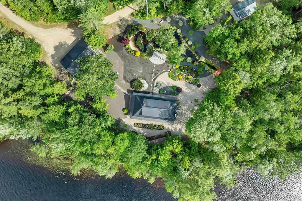 187 Huntress Bridge Road Effingham NH 03882