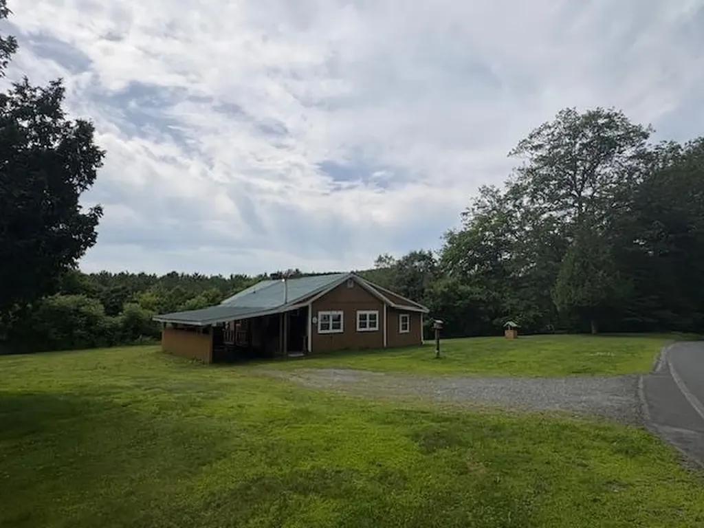 215 Old Quechee Road Hartford VT 05059