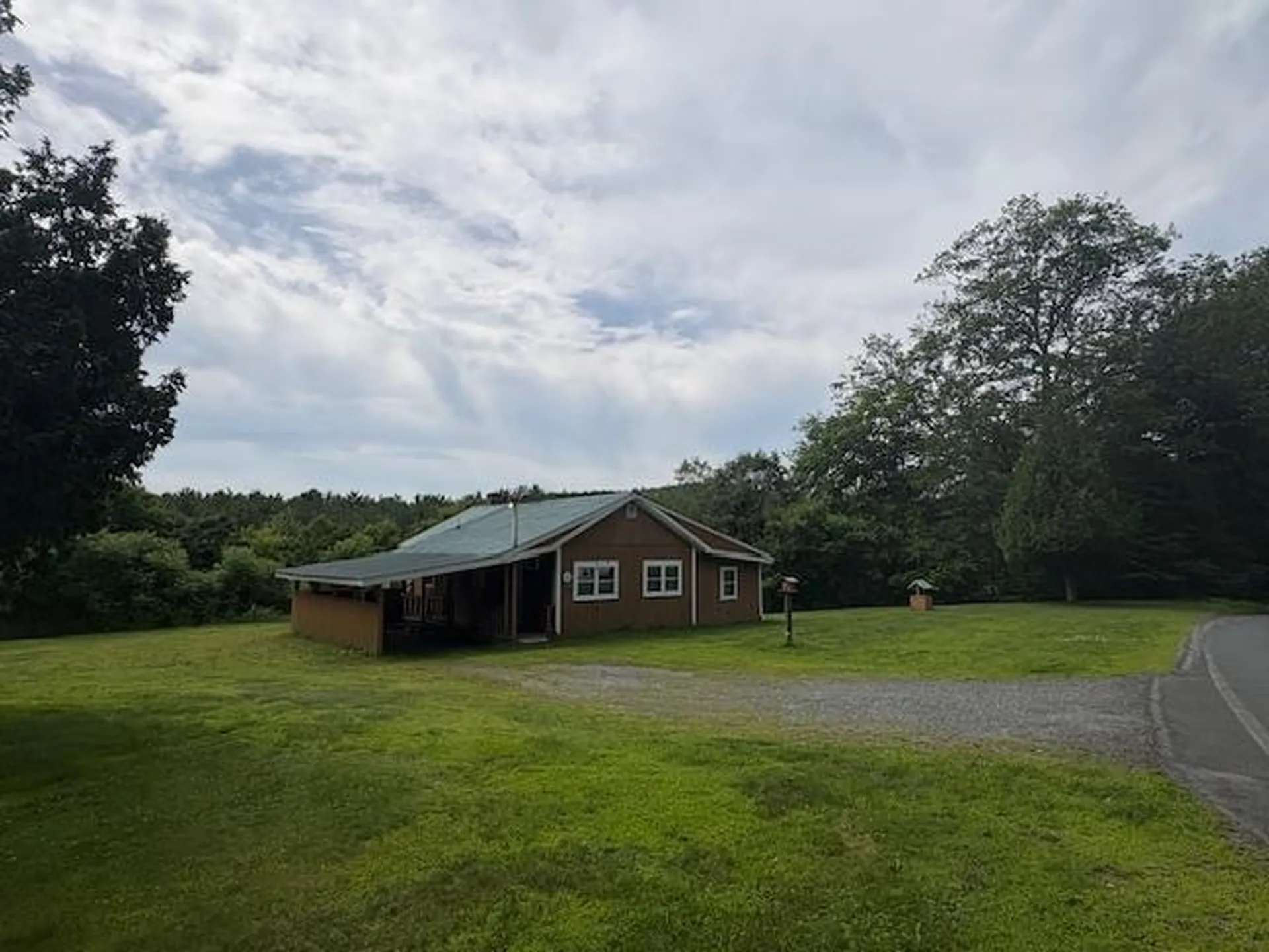 215 Old Quechee Road Hartford VT 05059