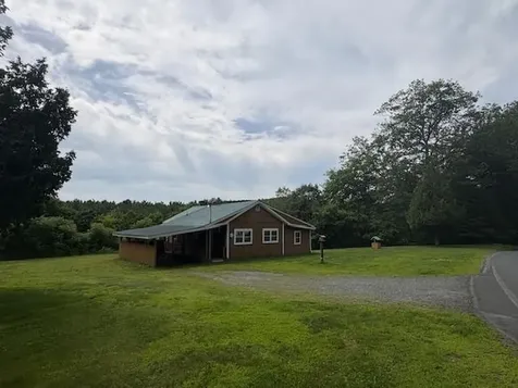 215 Old Quechee Road Hartford VT 05059