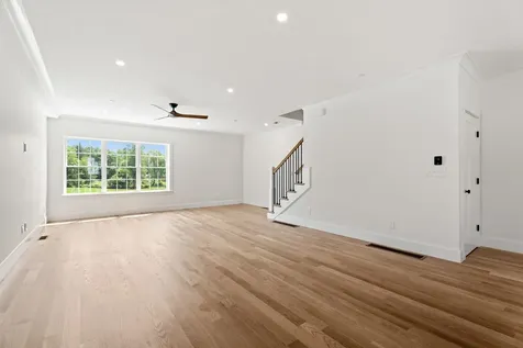 67 Groton Road Nashua NH 03062