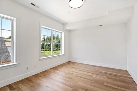 67 Groton Road Nashua NH 03062
