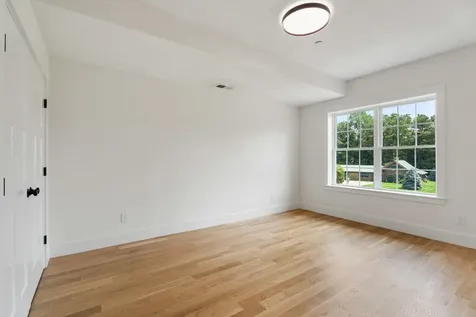 67 Groton Road Nashua NH 03062