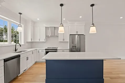 67 Groton Road Nashua NH 03062
