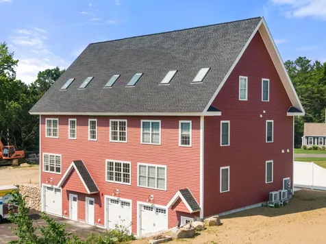 67 Groton Road Nashua NH 03062