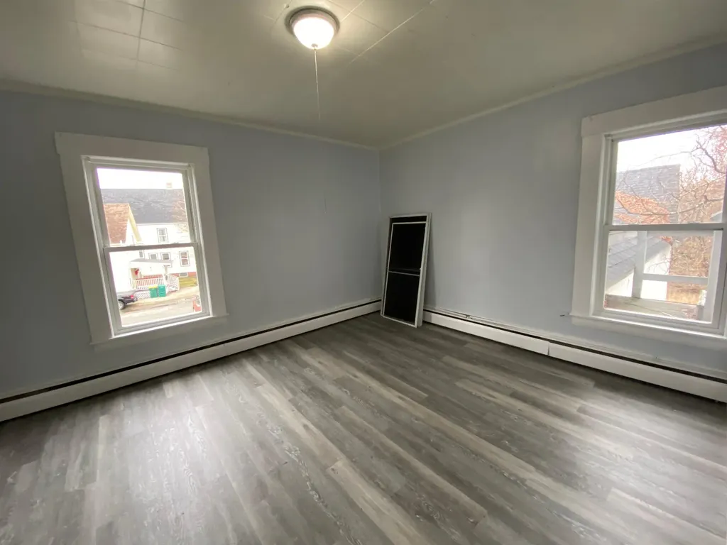 11 Sheridan Avenue Rochester NH 03867