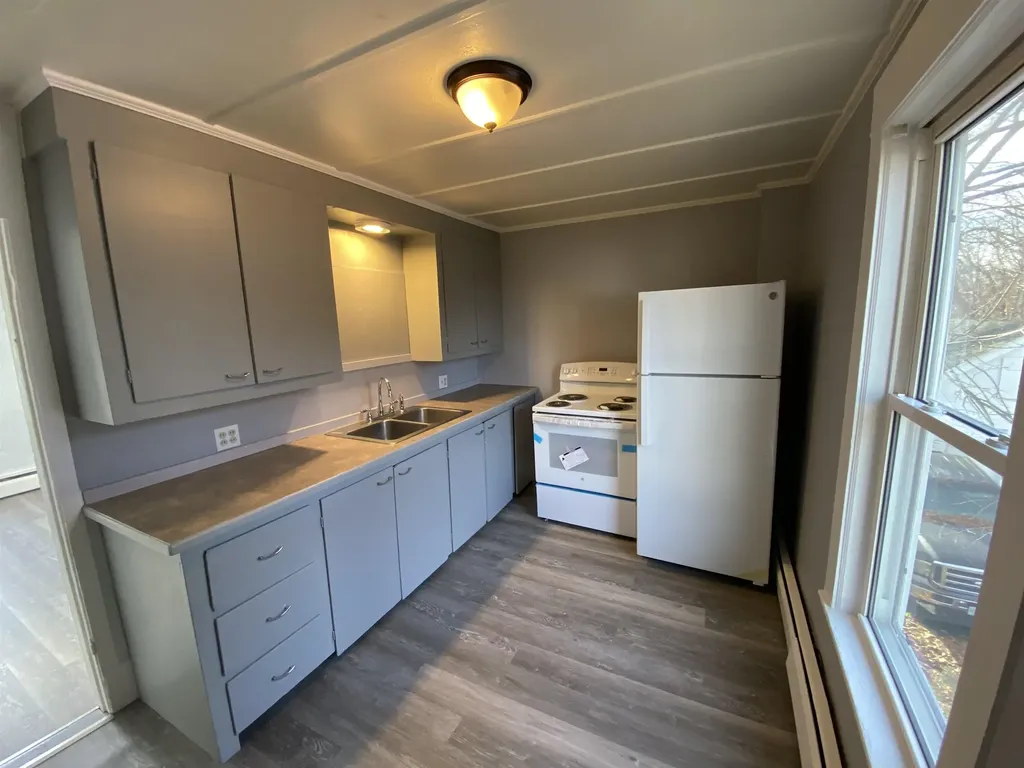 11 Sheridan Avenue Rochester NH 03867