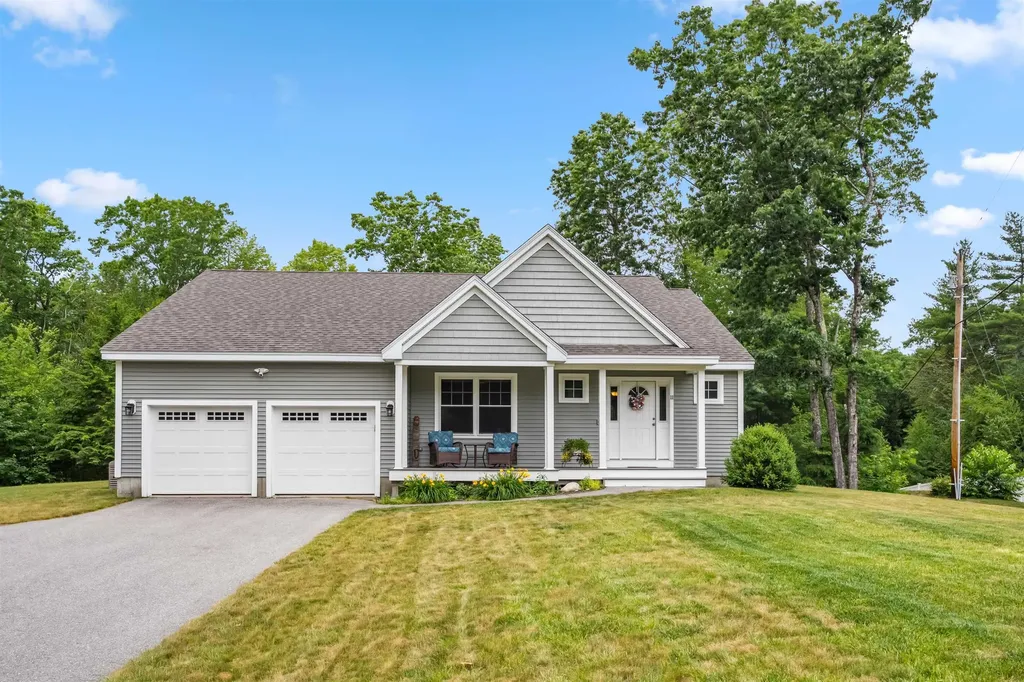 11 Brentwood Road Danville NH 03819