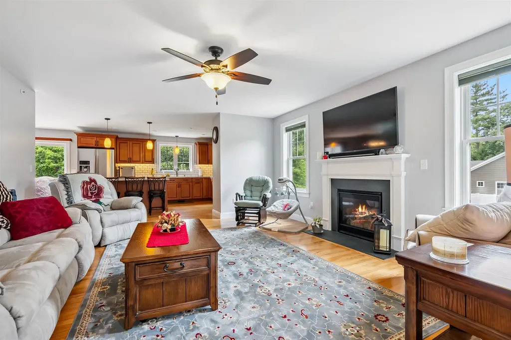 11 Brentwood Road Danville NH 03819