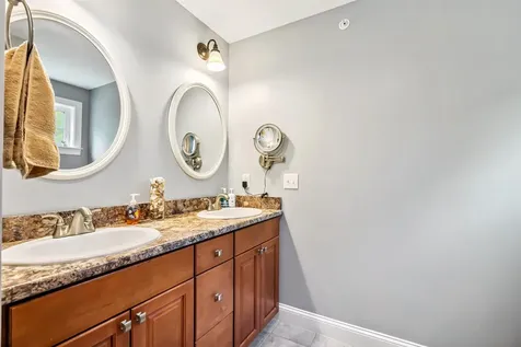 11 Brentwood Road Danville NH 03819
