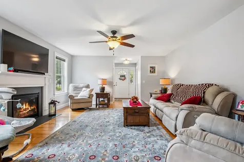 11 Brentwood Road Danville NH 03819