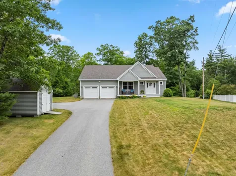 11 Brentwood Road Danville NH 03819