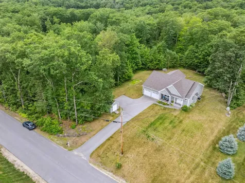 11 Brentwood Road Danville NH 03819