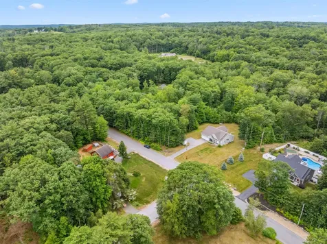 11 Brentwood Road Danville NH 03819