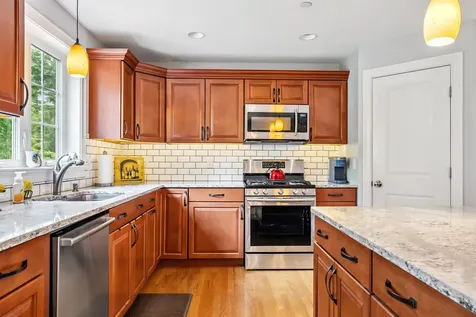 11 Brentwood Road Danville NH 03819