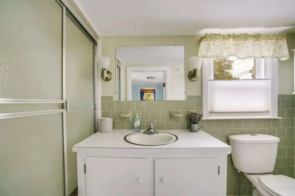 215 Lake Shore Drive Franklin NH 03235