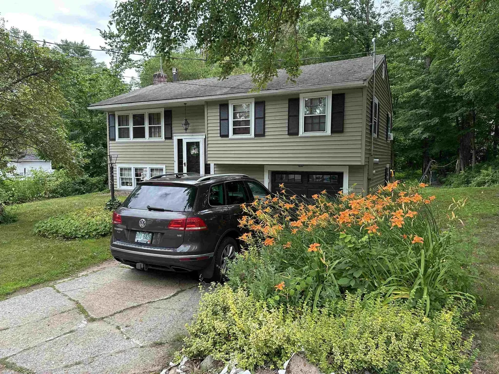 23 Gay Avenue Hillsborough NH 03244