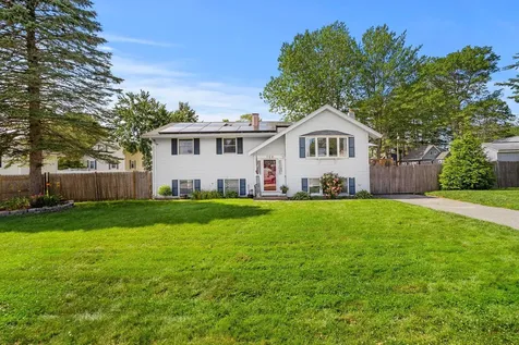102 Dalton Street Nashua NH 03063