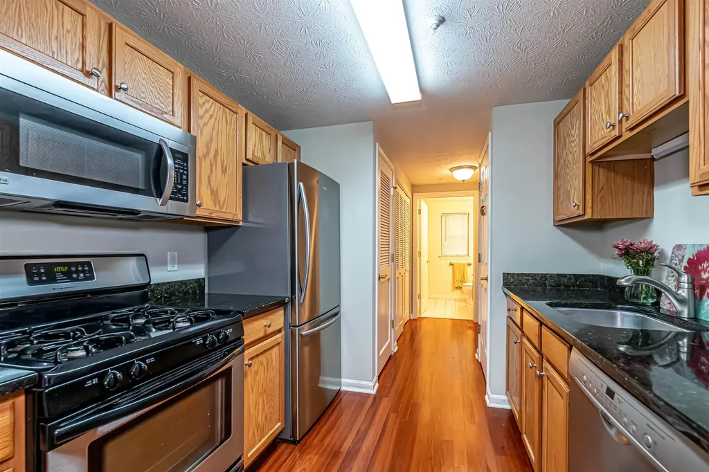 5 Crosswoods Path Boulevard Merrimack NH 03054