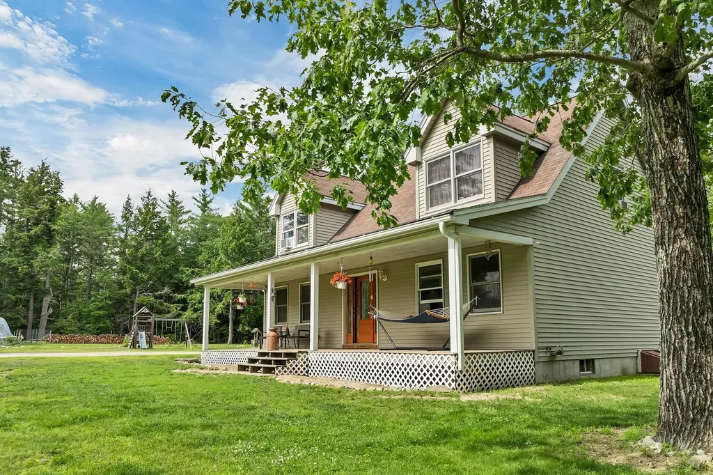 3 Holly Lane Brookfield NH 03872