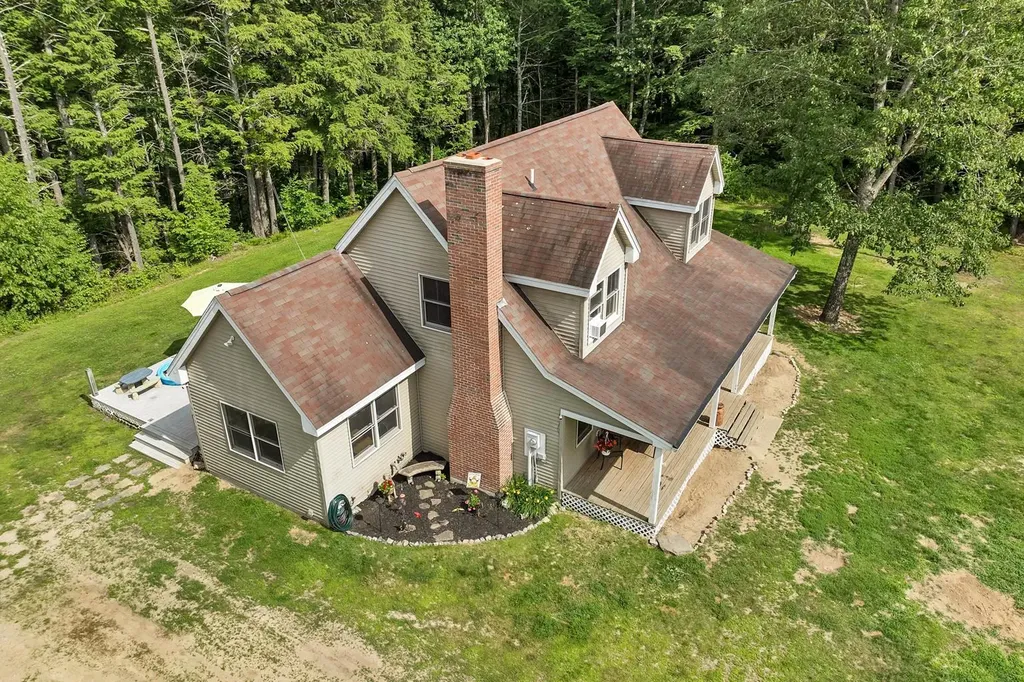 3 Holly Lane Brookfield NH 03872