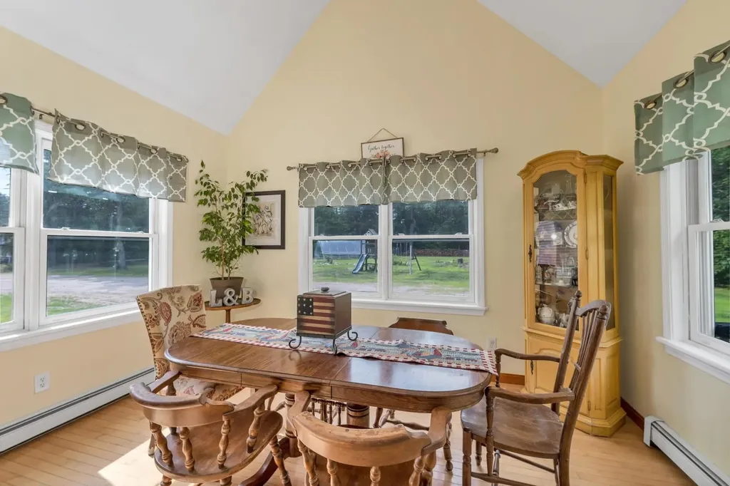 3 Holly Lane Brookfield NH 03872