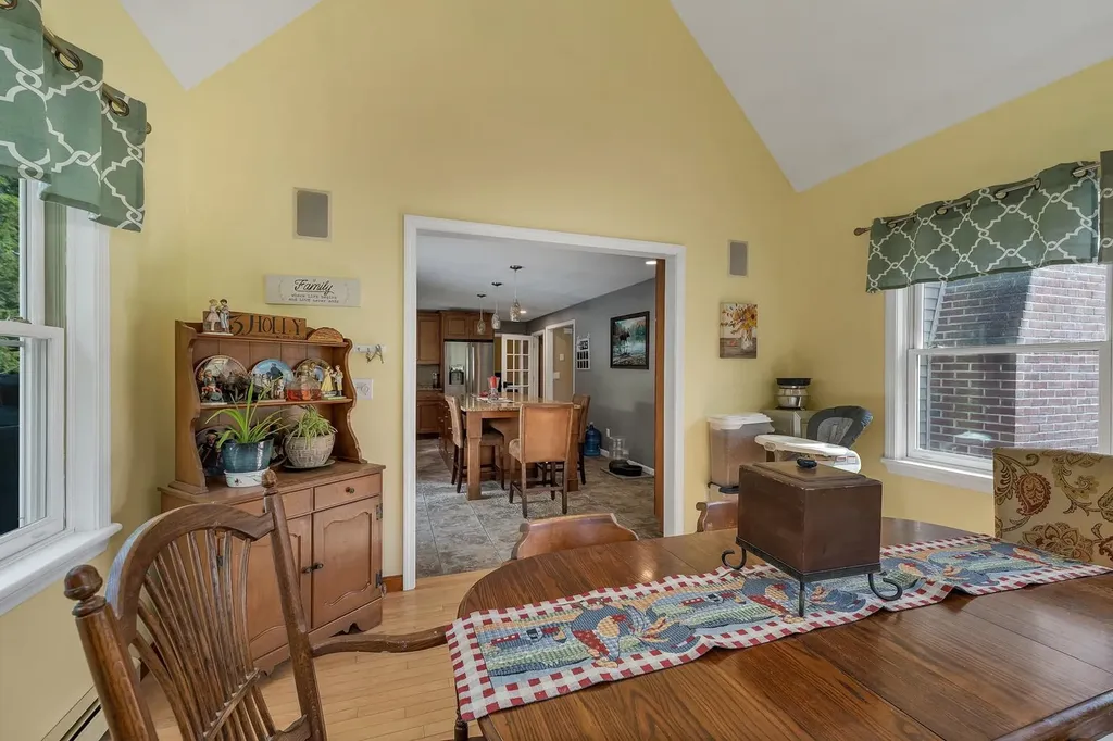 3 Holly Lane Brookfield NH 03872