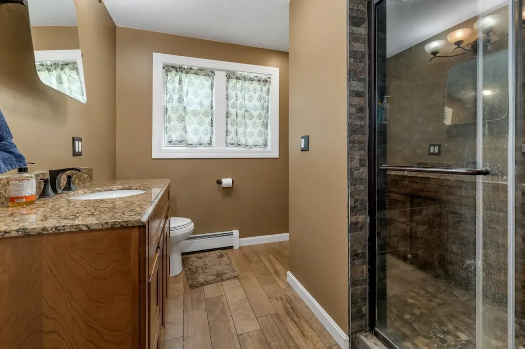 3 Holly Lane Brookfield NH 03872