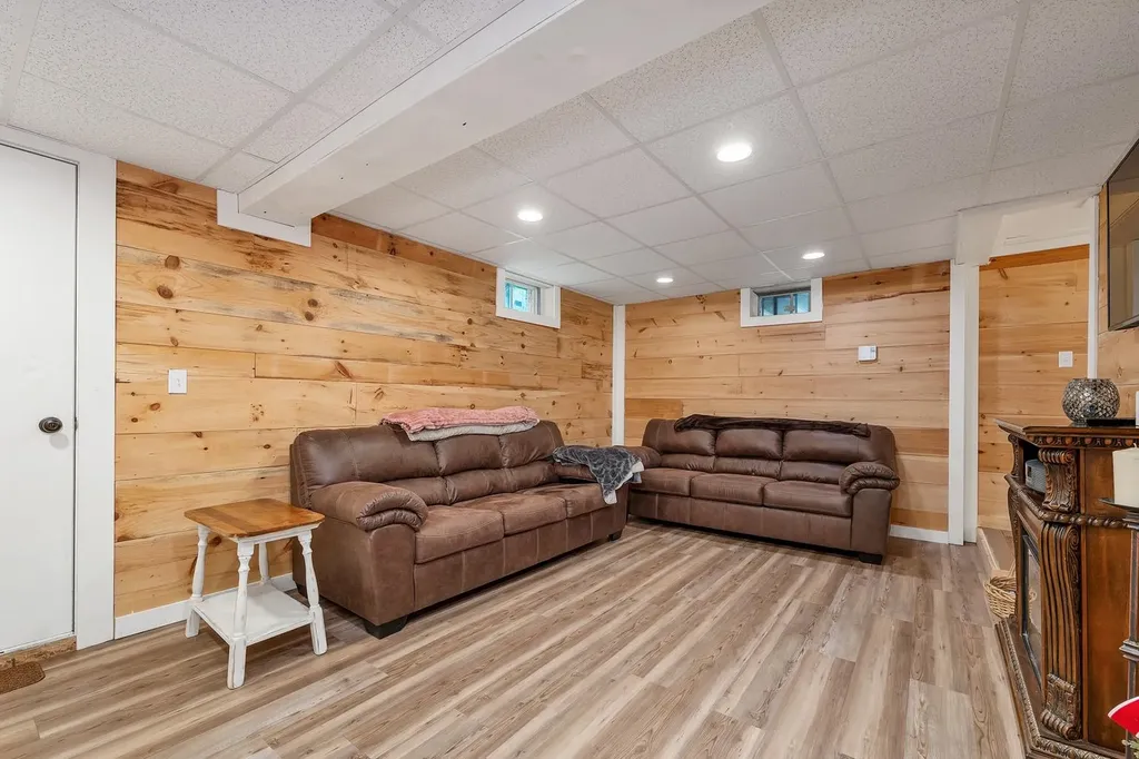 3 Holly Lane Brookfield NH 03872