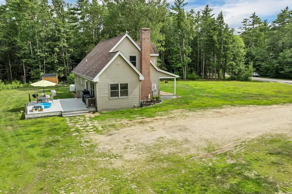 3 Holly Lane Brookfield NH 03872