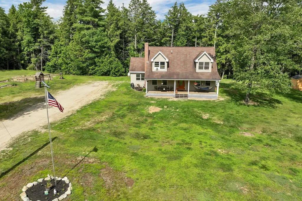 3 Holly Lane Brookfield NH 03872