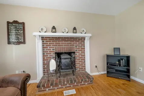 3 Holly Lane Brookfield NH 03872