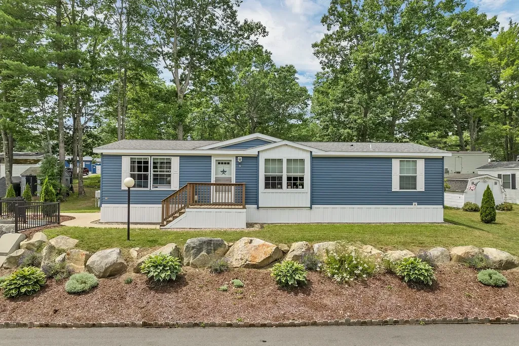 2 North Blueberry Lane Rochester NH 03867