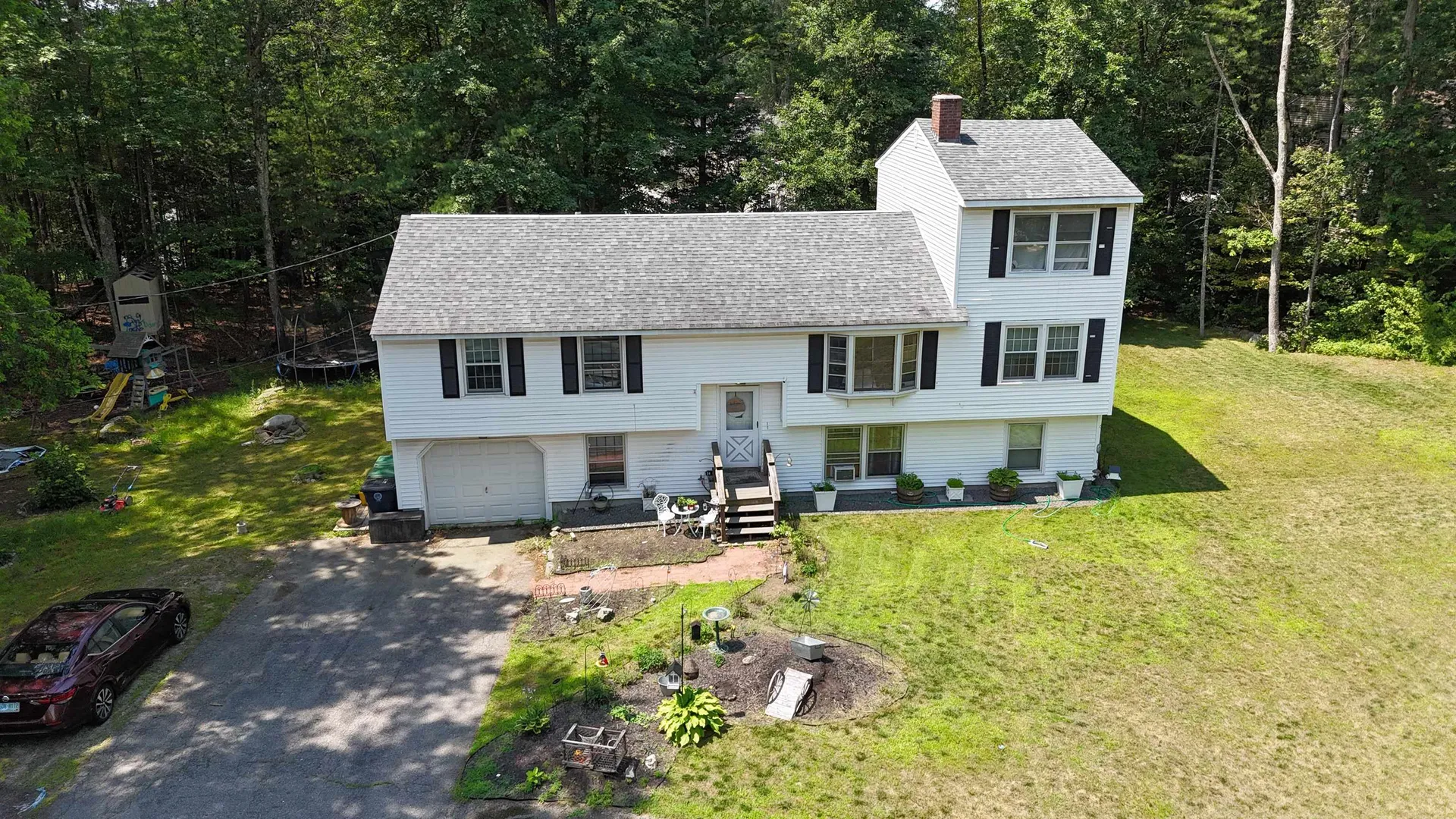 8 Kim Drive Nashua NH 03062