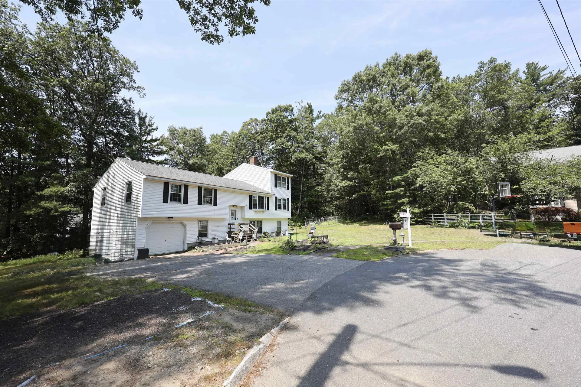 8 Kim Drive Nashua NH 03062