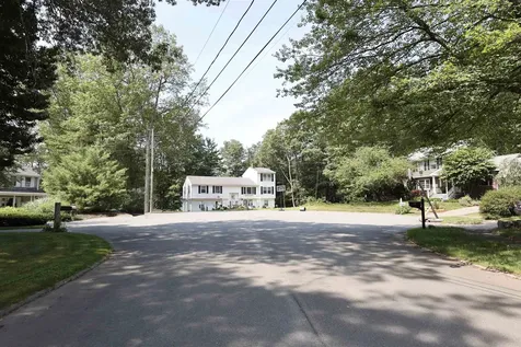 8 Kim Drive Nashua NH 03062