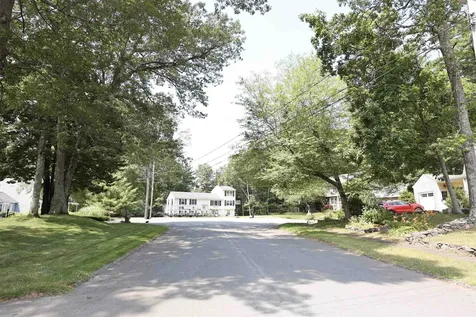 8 Kim Drive Nashua NH 03062