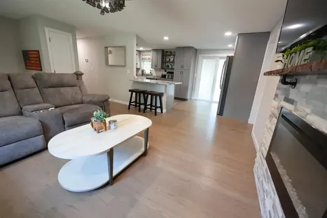 8 Kim Drive Nashua NH 03062