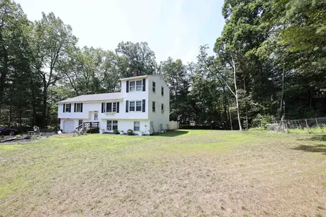 8 Kim Drive Nashua NH 03062