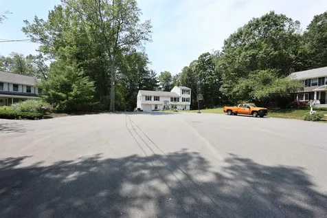 8 Kim Drive Nashua NH 03062