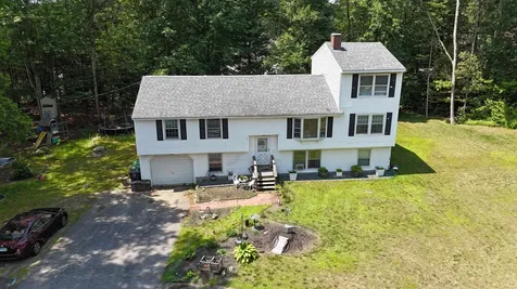 8 Kim Drive Nashua NH 03062