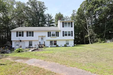 8 Kim Drive Nashua NH 03062