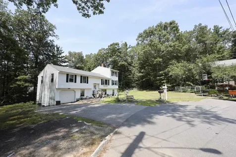 8 Kim Drive Nashua NH 03062